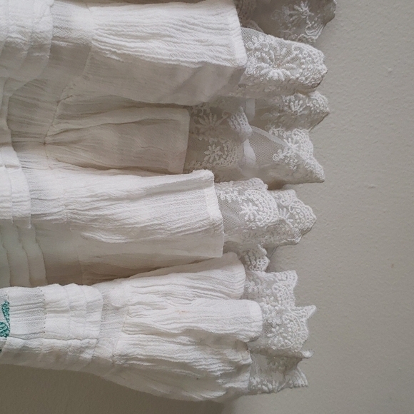 Anthropologie Lilka Green Cream Boho Ruffle Trim tank top embroidered Scoop Neck - Picture 4 of 10